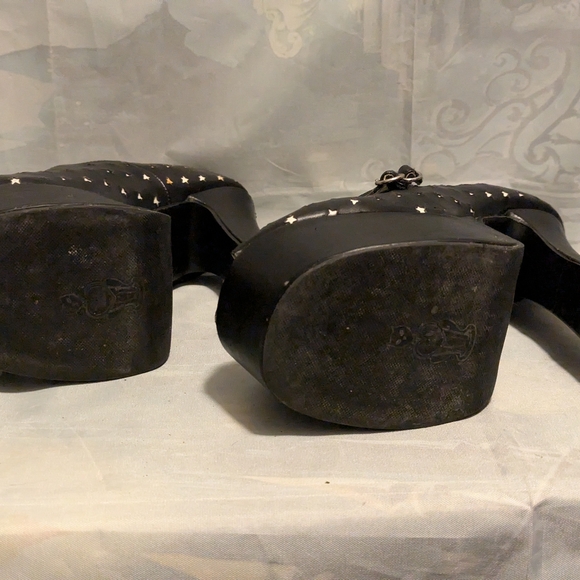 Tuk Size 9 Black with Stars - Picture 8 of 8